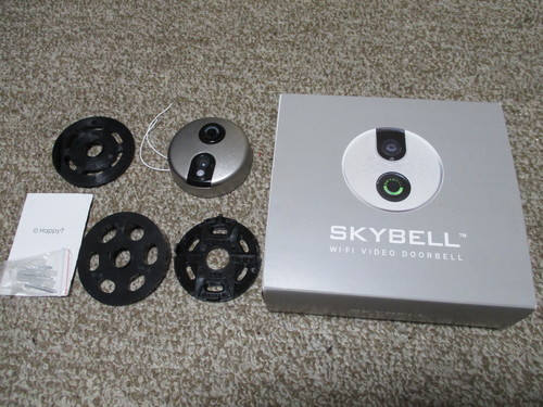 SkyBell 　◆外出中に来客があった場合でも、どこにいてもスマートフォンさえあれば応対することができる、テレビインターホン◆