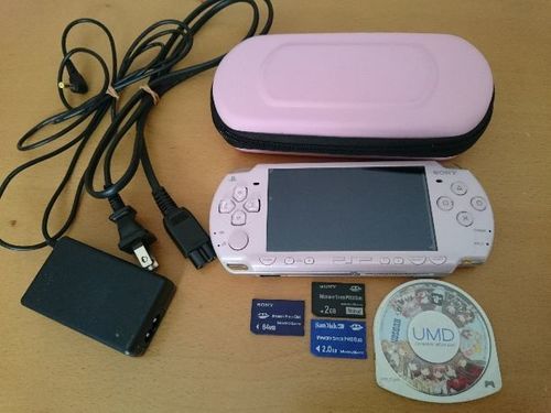 PSP、PS Vita PSP-2000