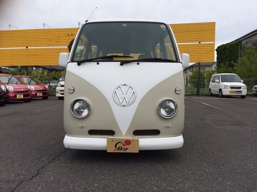 Wv仕様 サンバーバン ワーゲンバス仕様 腰下ベージュ塗装 テールレンズカバー リアワイパー シーボーイ彦根店 彦根のサンバーの中古車 ジモティー