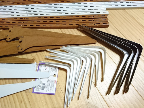 棚柱 ガチャ柱 支柱 棚受け多数 リノベーションに (葉菜) 常滑の生活雑貨の中古あげます・譲ります｜ジモティーで不用品の処分