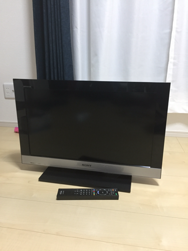 SONY 26型テレビ 本体とリモコン