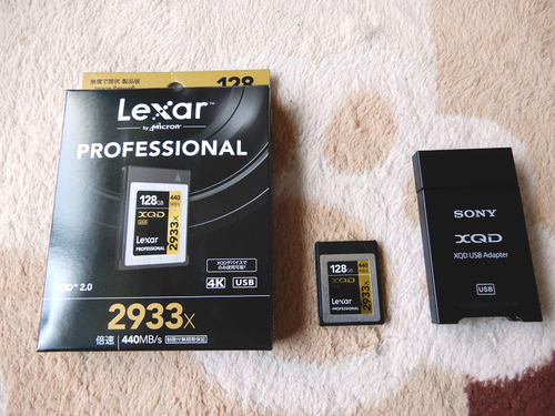 レキサー XQD　2933x 128GB　と　SONY製USBアダプター　QDA-SB1