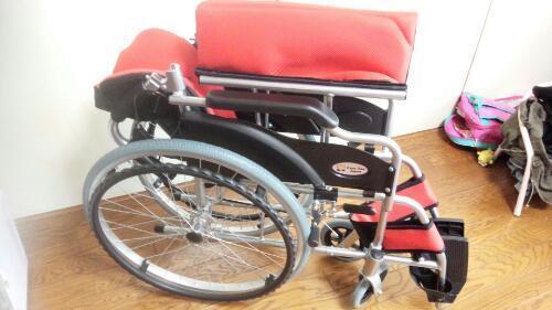 値下げします!！自走式アルミ製車椅子 パピネス CA-10SU レッド 美品