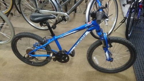 20インチスペシャライズドの中古子供車入りました！