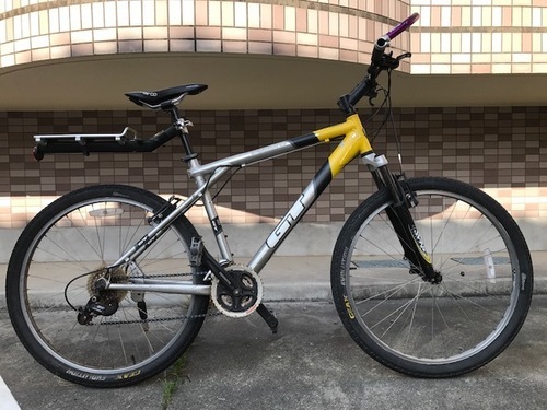 Gt マウンテンバイクアバランチェ 2 0 ギア３ ８シマノ２４段ブルホーンバー付きアルミ泥除け荷台付き エウレカ 鹿児島中央の自転車の中古あげます 譲ります ジモティーで不用品の処分