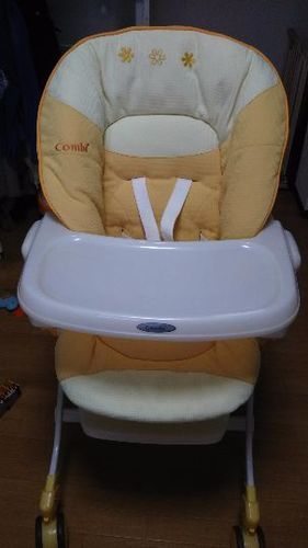 コンビの電動ハイローチェア