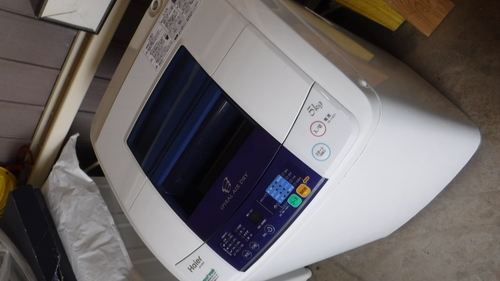 全自動電気洗濯機　5Kg　Haier JW-K50F 2010年