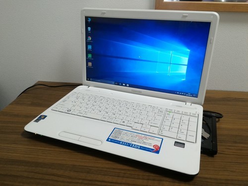お取引中)美品ﾎﾜｲﾄ Core-i3 ﾒﾓﾘ4G Office2016搭載! 高性能Windows10ノートPC Core-i3/ﾒﾓﾘ4GB/320GB/DVD-RW/Kingsoft Office2016[東芝 Dynabook B351]