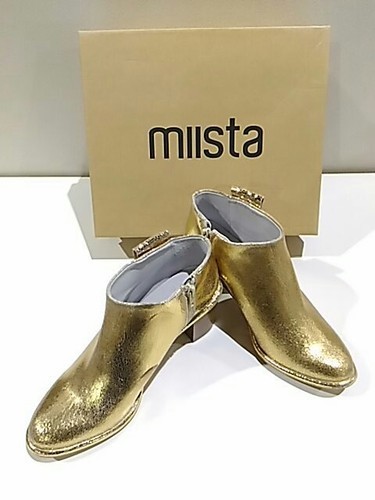 大幅値下げ　定価38880の品　展示品アウトレット半額　高級ショートブーツ　mllsta
