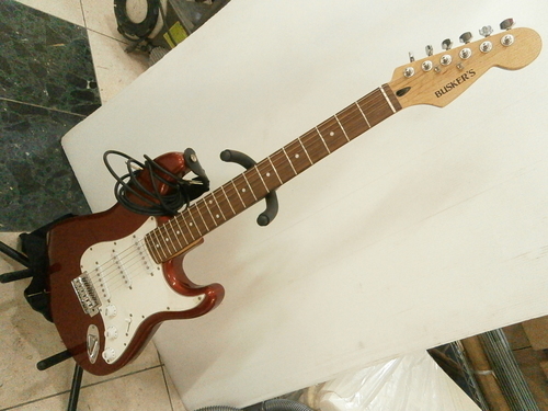 【小倉南区葛原東】 【引取限定】BUSKER`S　エレキギター　レッド　中古