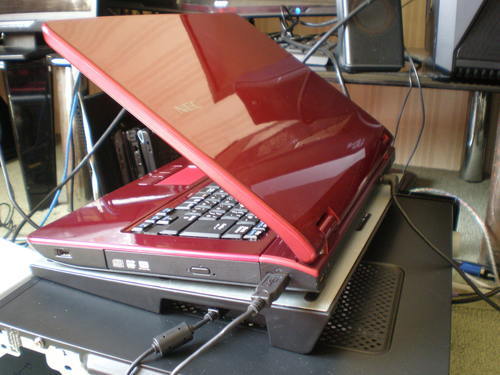 ノートパソコン NEC Lavie LL550/T Windows7 32Bit