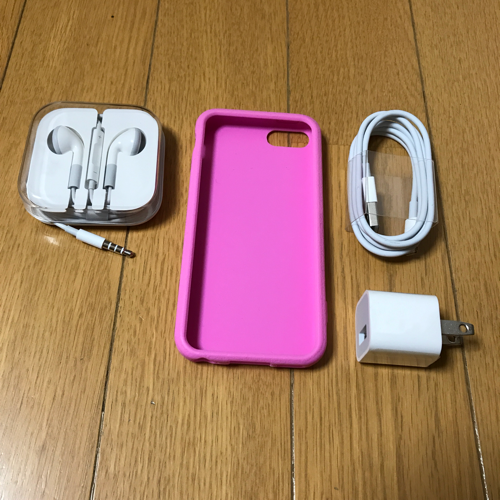 iPhone 5c 32GB★au★超美品★付属品＆シリコンケース付き