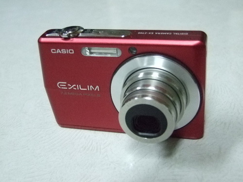 デジカメ　CASIO EXILIM EX-Z700 720万画素 （中古動作品）