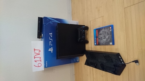 【PS4】【美品本体500G】【コントローラー】【PS4縦置きスタンド】【PS4カメラ】【ソフト】　その他ケーブル全部