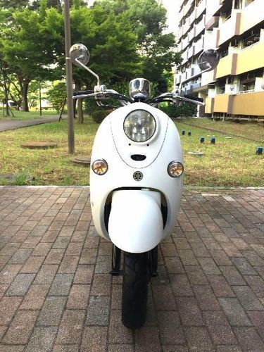 優れたエンジン。ヤマハビノ水冷バイク。 8069キロメートル。電池は新品です。フロントタイヤとバックタイヤはほぼ新品です。