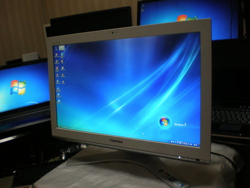 一体型デスクトップパソコン TOSHIBA Qosmio Windows7 64Bit 　　メモリ4GB