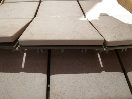 磁器製タイルマット 大量34枚 状態は良好です。 ベランダマット  