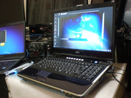ノートパソコン FUJITSU FMV BIBLO NF/D70 Windows7