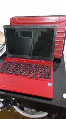 富士通のウインドウ１０の赤のバソコン出品します❗