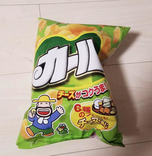 （値下げしました）プレミア付き、「カール　チーズがコクうま」２袋