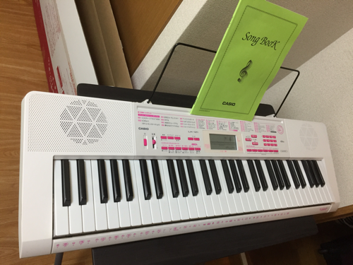 カシオ 電子ピアノ61標準鍵 光ナビゲーションキーボード LK-121