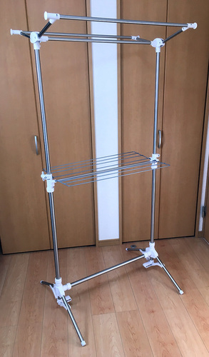 屋内用物干し。とても綺麗です。