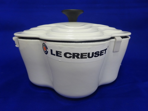 取りに来れる方限定！LE CREUSET　ココット・フルール　ホワイト　未使用品　箱付