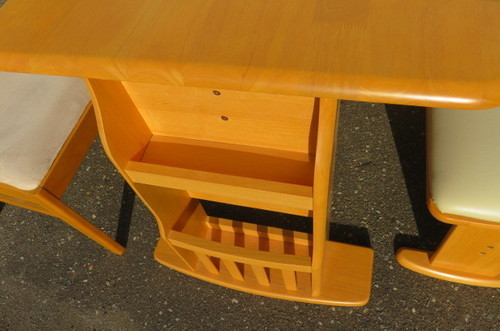 食卓テーブル　椅子2・長椅子1