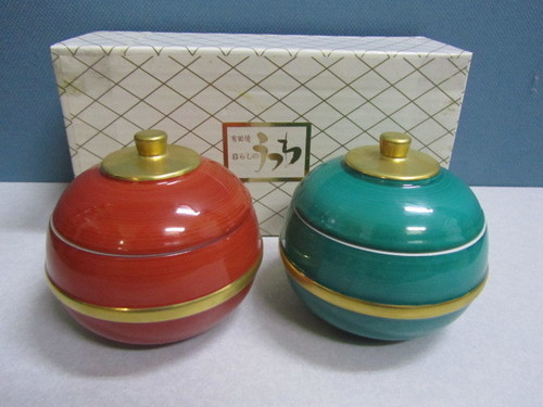 【未使用品】【有田焼】哲山造◆蓋付小鉢◆2個セット◆赤、緑◆フタ付◆2色