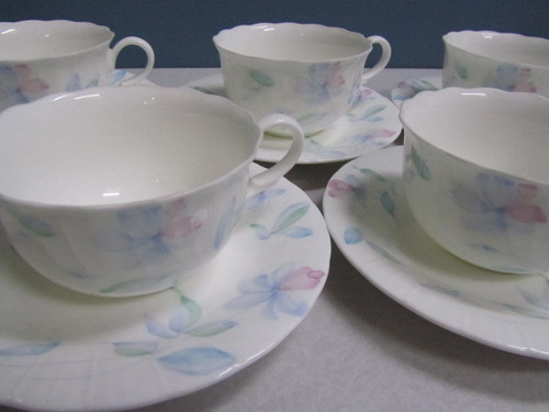 【桃山陶器】MOMOYAMA◆カップ＆ソーサー◆６客セット◆C'est Blanc/セ・ブラン◆花柄