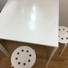IKEA ダイニングテーブルとイス 白