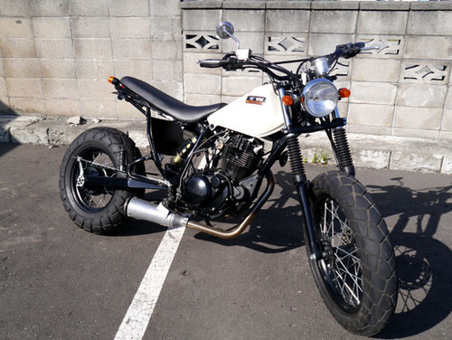 YAMAHAヤマハ TW225 スト系カスタム スパトラマフラー ロンスイカスタム