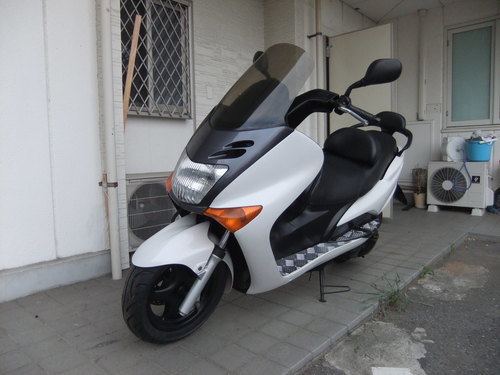 ヤマハ　マジェスティ125　キャブ　ピカピカ実動中古車　新品パーツ（外装・HIDヘッドライト・タイヤ前後・社外マフラー・その他