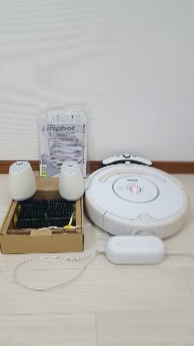 中古】iRobot Roomba 自動掃除機　ルンバ 530 白色 〈換えブラシ付き〉