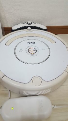 中古】iRobot Roomba 自動掃除機　ルンバ 530 白色 〈換えブラシ付き〉
