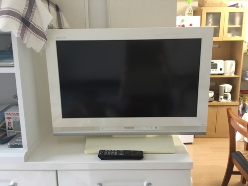TOSHIBA 液晶テレビ REGZA  格安出品 元値 ３万円 以上(謝礼あり)