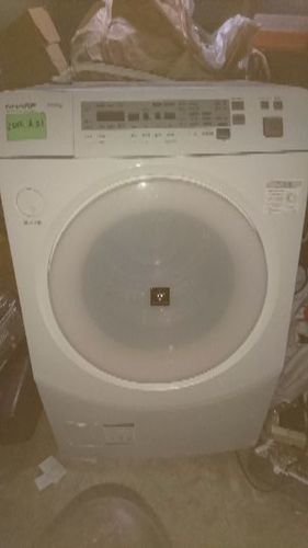 SHARPドラム式洗濯機ES-V520