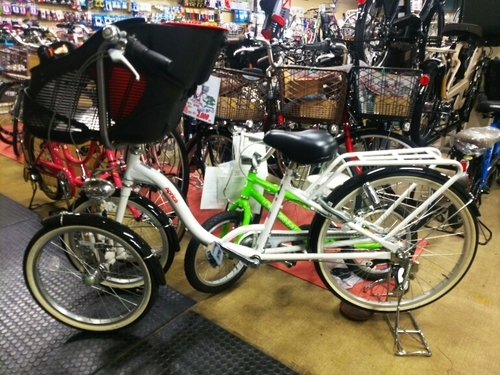 ビッグ・サマーセール　　前子供乗せ付き自転車　アップリカ　　展示品特価キズ、汚れあり