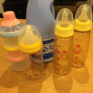 哺乳瓶3本,ミルクケース1個,つけ置き消毒液セット