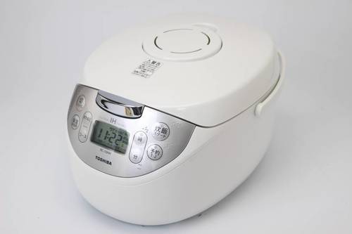 111)【美品】東芝 IHジャー炊飯器 5.5合炊き ホワイト RC-10HH-W 2016年製