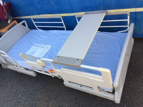 ☆来店限定☆3モーター電動介護ベッド パラマウント キュー