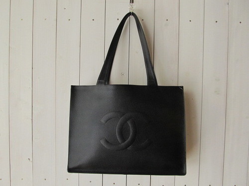CHANEL　シャネル　キャビアスキン  デカトートバッグ黒