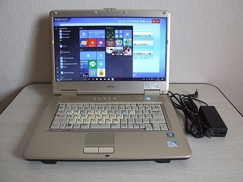 Fujitsu LIFEBOOK AH/R3 タッチパネル　ノートパソコン