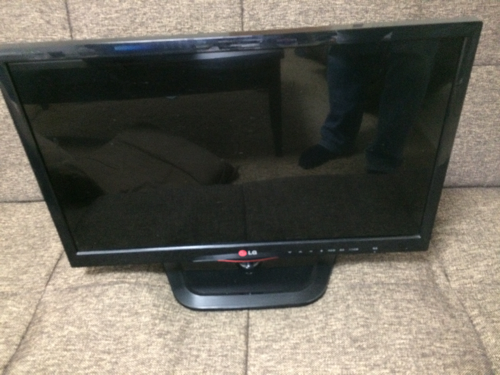 LGの22型テレビ！すぐに見れます！【値下交渉はコメントまで】