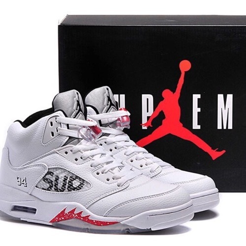 スニーカー Supreme x Air Jordan 5