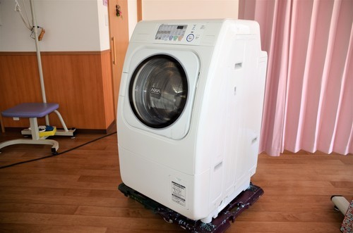 2008年製　大容量9.0kg　SANYO　ドラム式洗濯乾燥機　AWD-AQ150-R