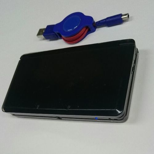 任天堂3DS本体+USB充電器