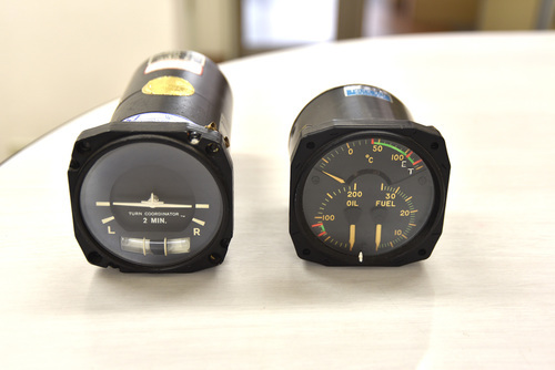 ヘリ・小型飛行機用計器　2個セット