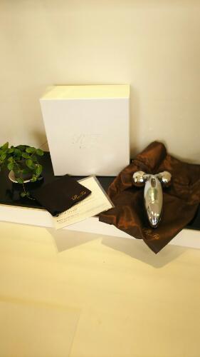 【新品  未使用】リファカラット  正規品  シリアルナンバー有り