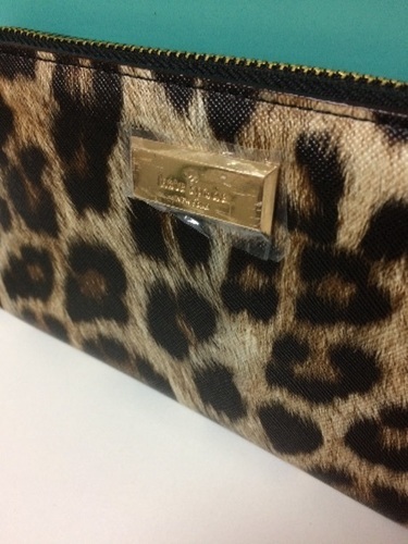 ケイトスペード レオパード柄 長財布 新品 ちこ 東岸和田の小物 財布 の中古 古着あげます 譲ります ジモティーで不用品の処分